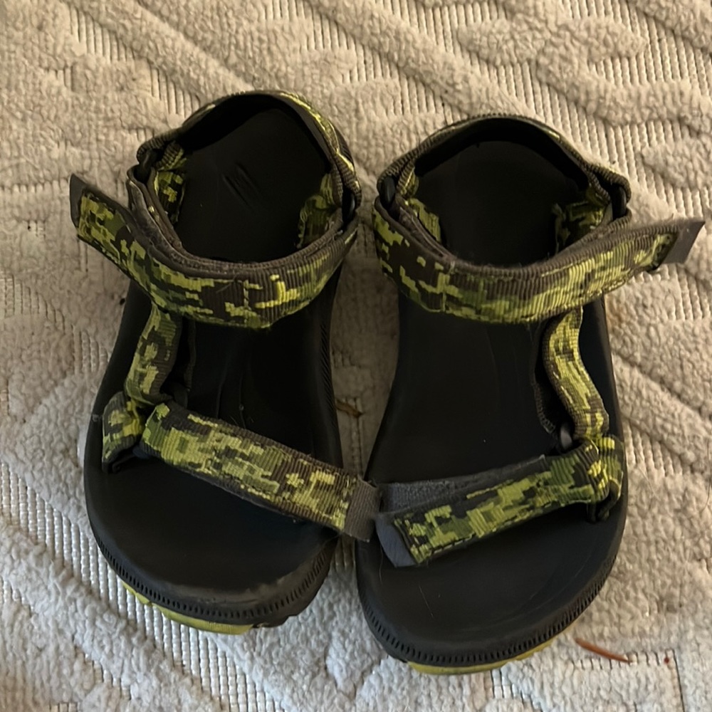 Boys Teva sandals size 11